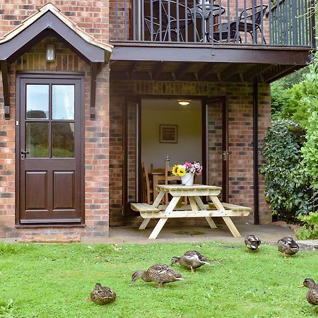Quackers Whitby Exterior foto